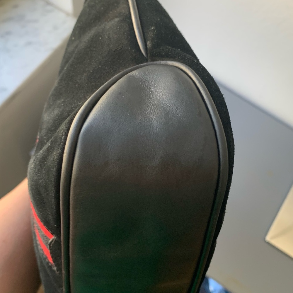 (33) GUCCI 70s Suede Tote - Picture 11 of 12